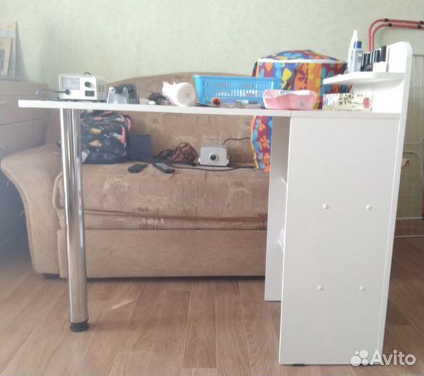 Маникюрный столик