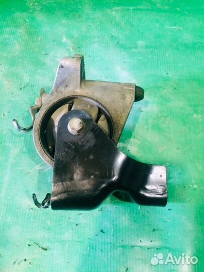 Подушка АКПП Mitsubishi Diamante