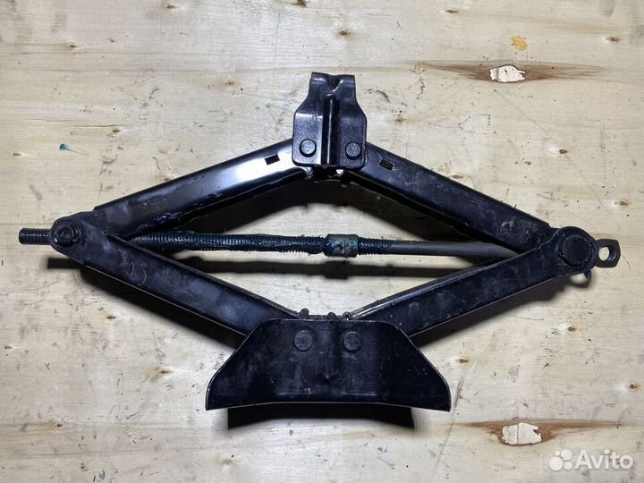 Домкрат штатный BMW X3 E83 Арт. 77421