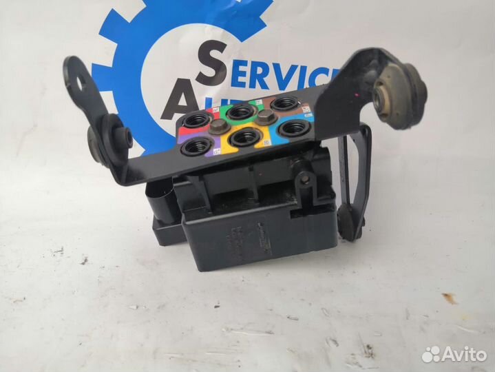 Porsche Panamera 09- Блок клапанов пневмоподвески