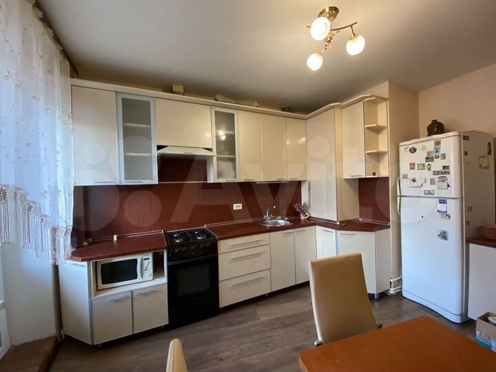 2-к. квартира, 65 м², 4/9 эт.