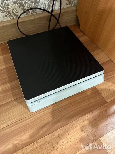 Sony PS4 + геймпады + игры