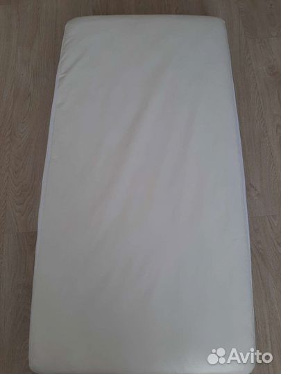 Продам детскую кровать Икеа с матрасом