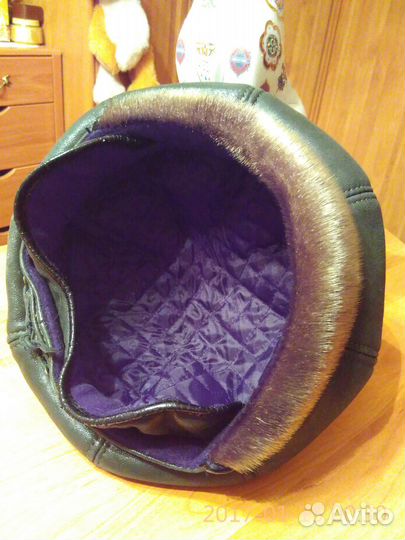 Берет кожаный зимний