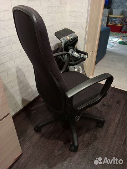 Компьютерное кресло, возможна доставка