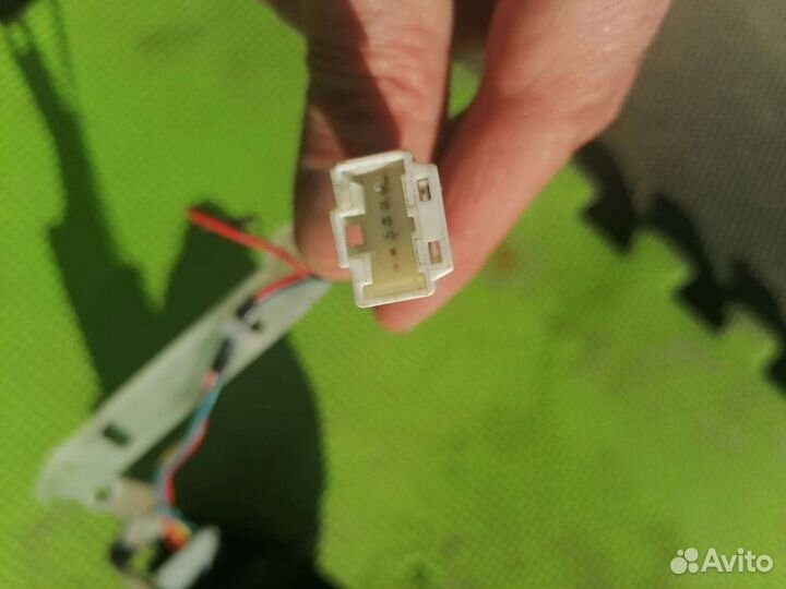 Кнопки в руль Ниссан Альмера N16 2000 год