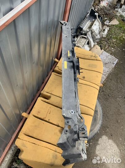 Рамка радиатора Nissan Fuga Y 50