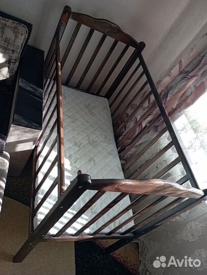 Продам детскую кроватку - маятник
