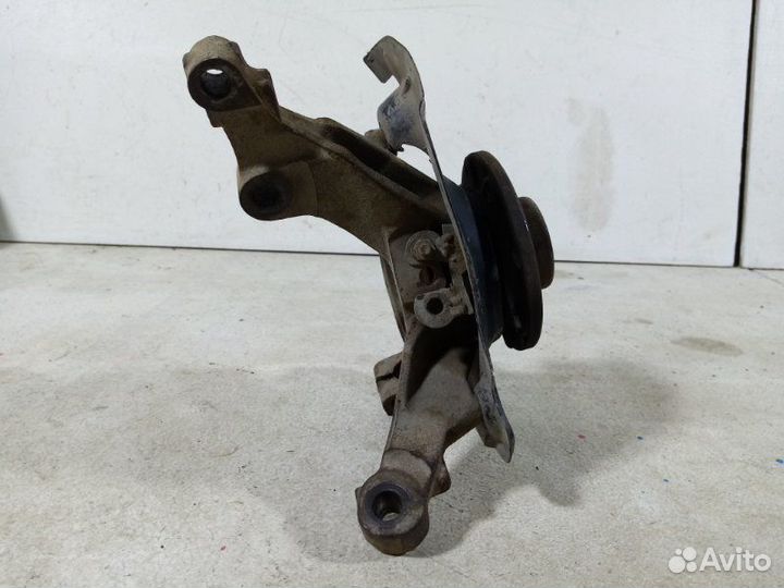 Кулак поворотный передний правый Opel Corsa D