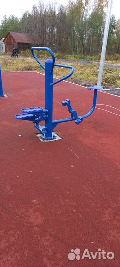 Уличный тренажер