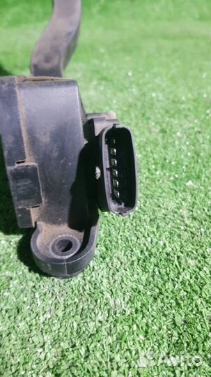 Педаль газа Hyundai Solaris RB G4FA 2013