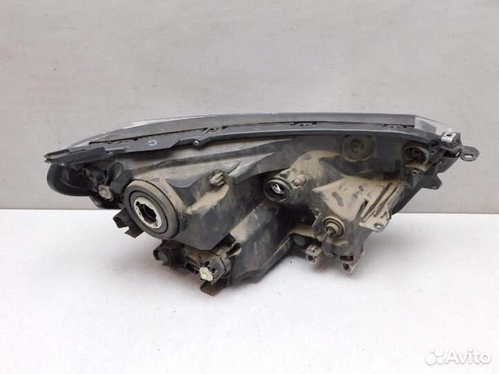 Фара левая Toyota RAV4