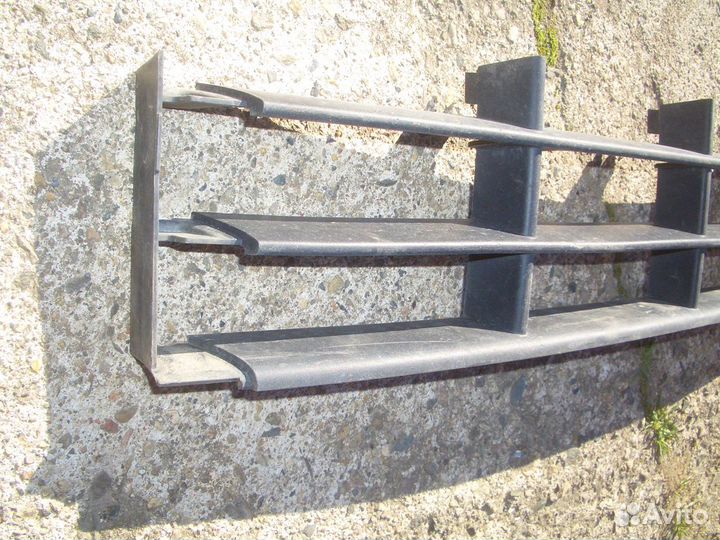 Решётка переднего бампера Шкода Фабия с10