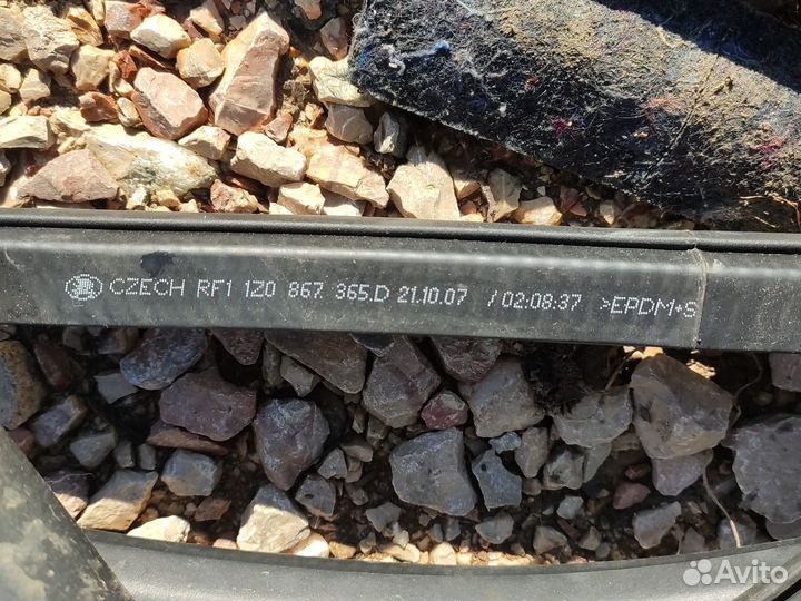 Уплотнительная резинка дверей Шкода Октавия а5