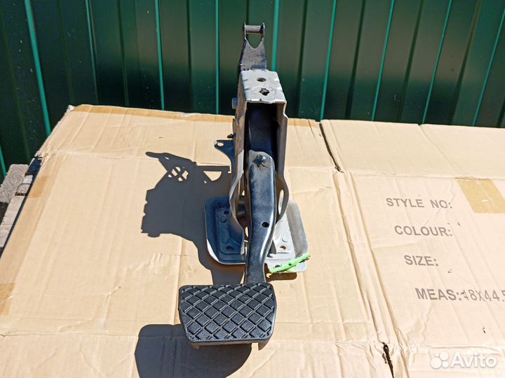 Педаль тормоза Volkswagen Jetta 5