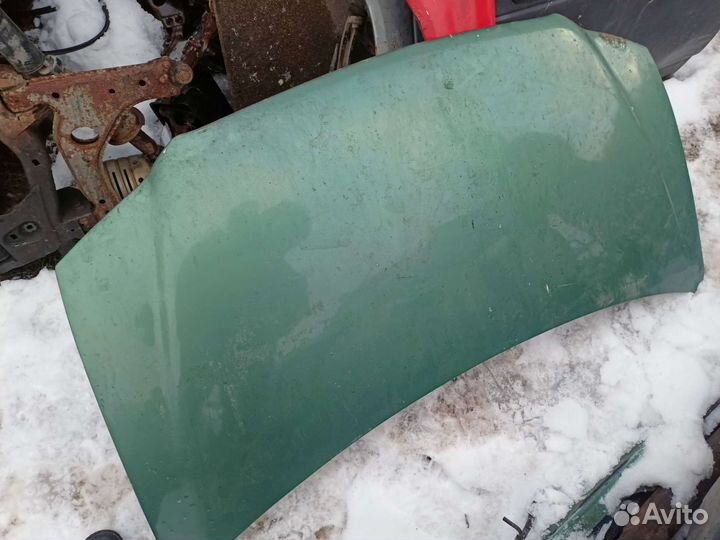 Капот dodge caravan