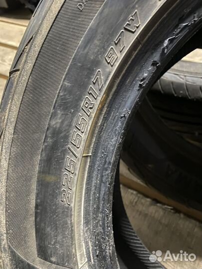 Yokohama Advan Fleva V701 225/55 R17 97W