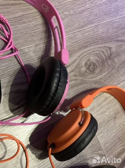 Розовые наушники Benetton