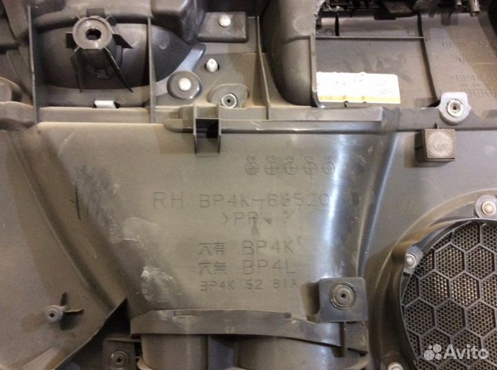 Обшивка двери задняя правая Mazda 3 BK LF5002300A