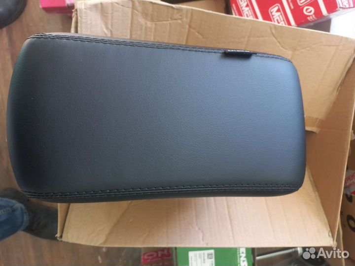 Автоподлокотник Duster