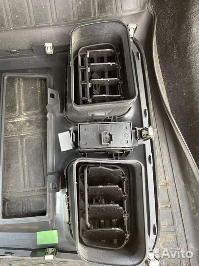 Рамка для магнитолы renault logan 2