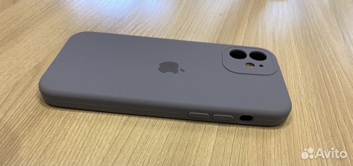 Чехол на iPhone 12
