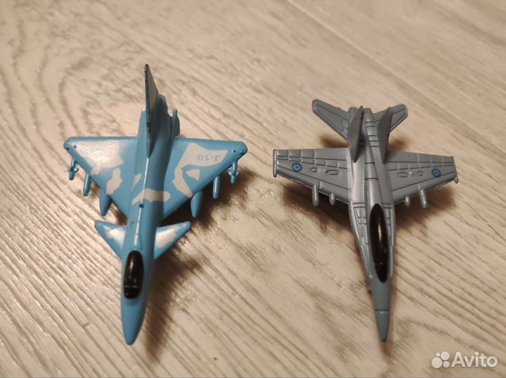 Металлические самолетики
