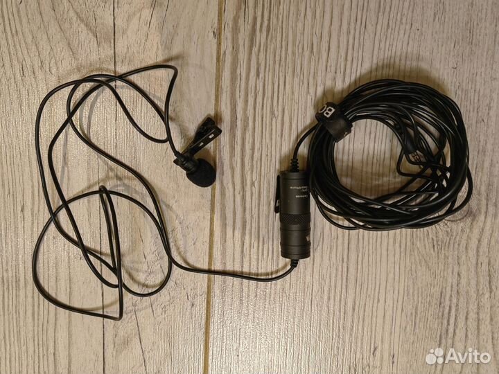 Микрофон петличный конденсаторный Boya BY-M1