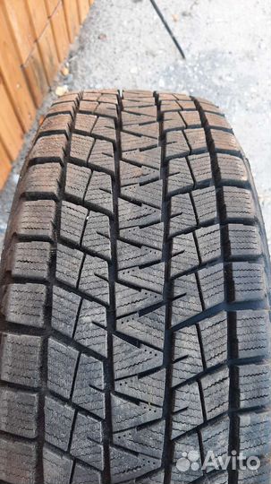 Bridgestone Blizzak DM-V1 225/65 R17 102R