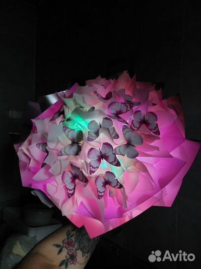 Букет из бабочек (светится в темноте)