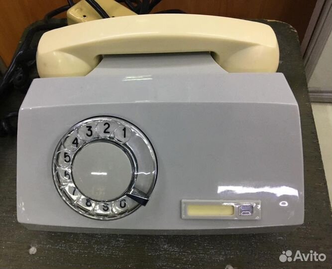 Старый телефон