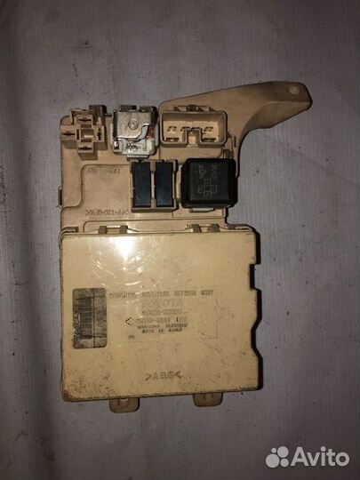 Блок предохранителей Toyota Camry SV41 3CT