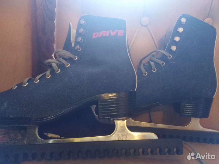 Коньки фигурные женские 40 размер