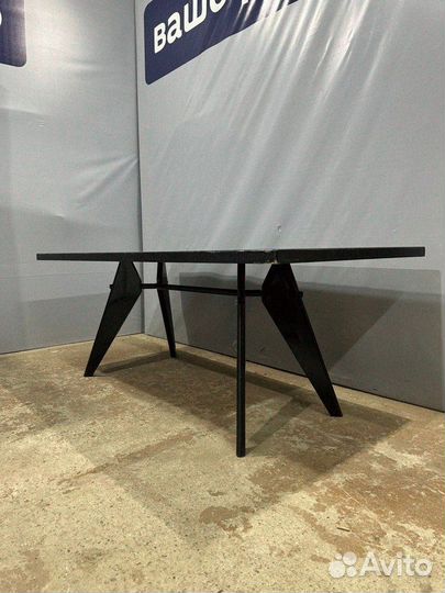 Стол для перговоров