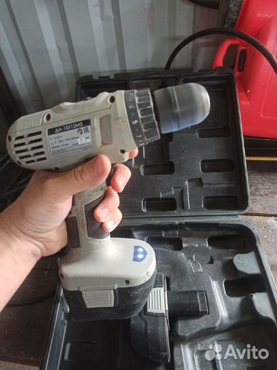 Шуруповерт интерскол