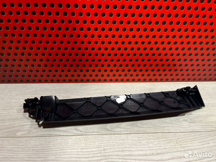 Накладка боковая на сиденье Bmw 5 G30 2021