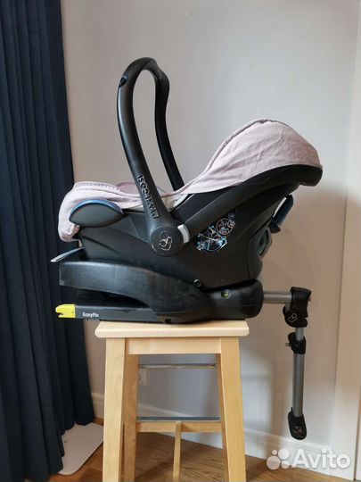База Easyfix Maxi-Cosi с люлькой cabriofix isofix