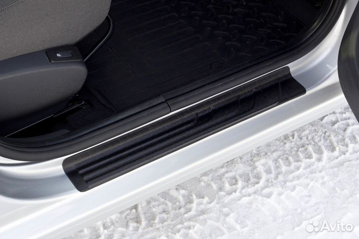 Накладки на пороги LADA Largus (12+) RA