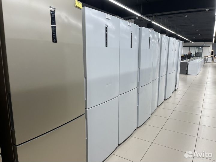 Холодильник-морозильник Haier C4F744CGG