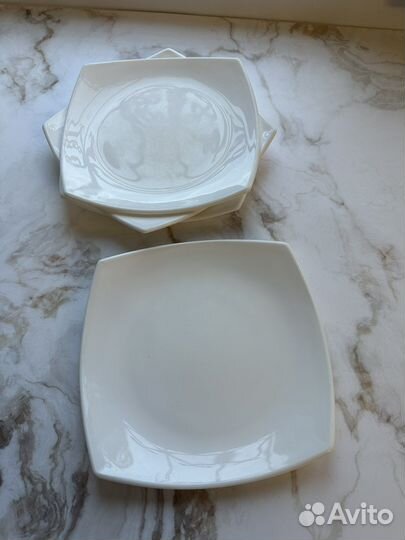 Тарелки квадратные 4 штуки