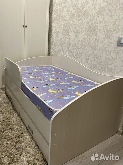 Кровать