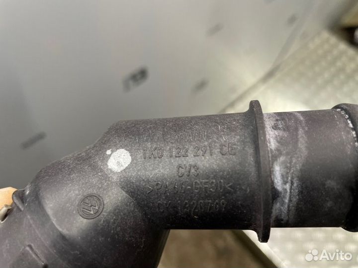 Патрубок системы охлаждения Volkswagen Golf MK6