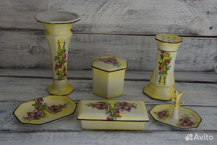 Винтажный фарфоровый набор для дамского столика