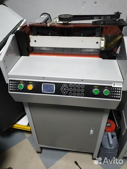 Резак для бумаги электрический