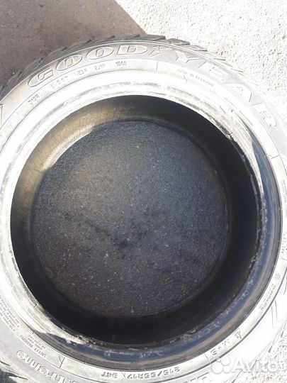 Goodyear UltraGrip Extreme 215/55 R17