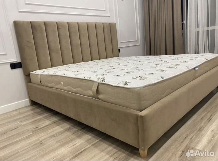 Кровать двуспальная дизайнерская