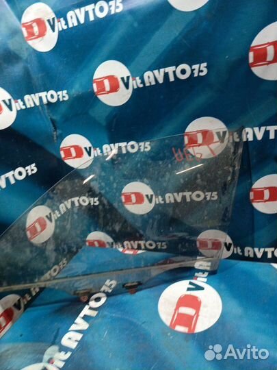 Стекло двери переднее левое Toyota Camry SV32 3SFE