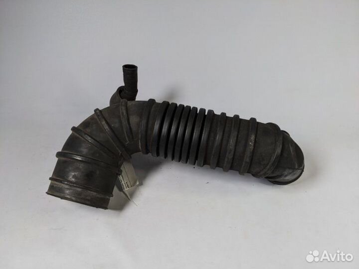 Патрубок воздушного фильтра Mitsubishi Pajero 3