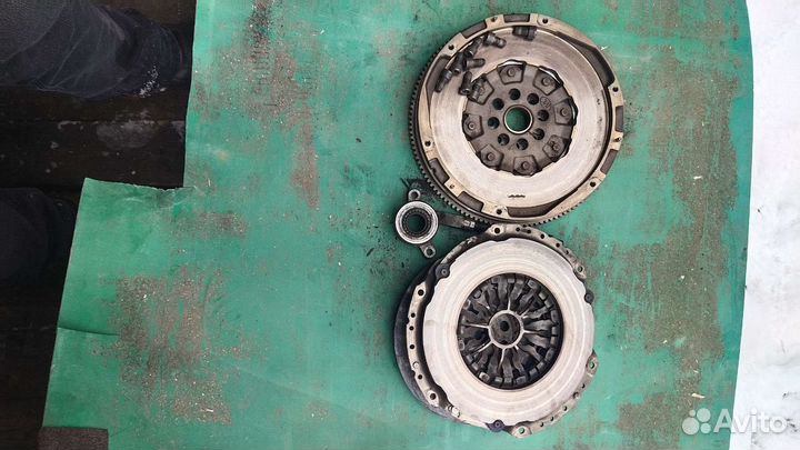 Маховик и корзина сцепления выжимной на Рено 3
