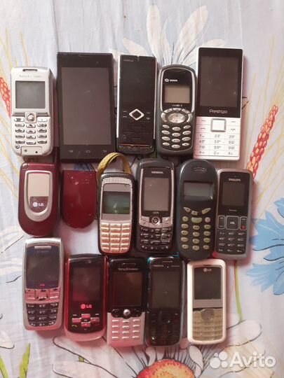 Телефоны на запчасти и зарядные устройства